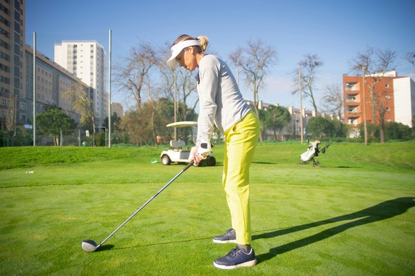 Découvrez les meilleurs pantalons de golf pour femme en 2026